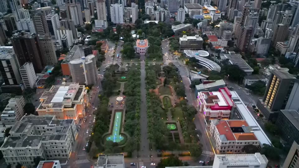 Vista aérea da Praça da Liberdade e dos prédios ao redor, em Belo Horizonte